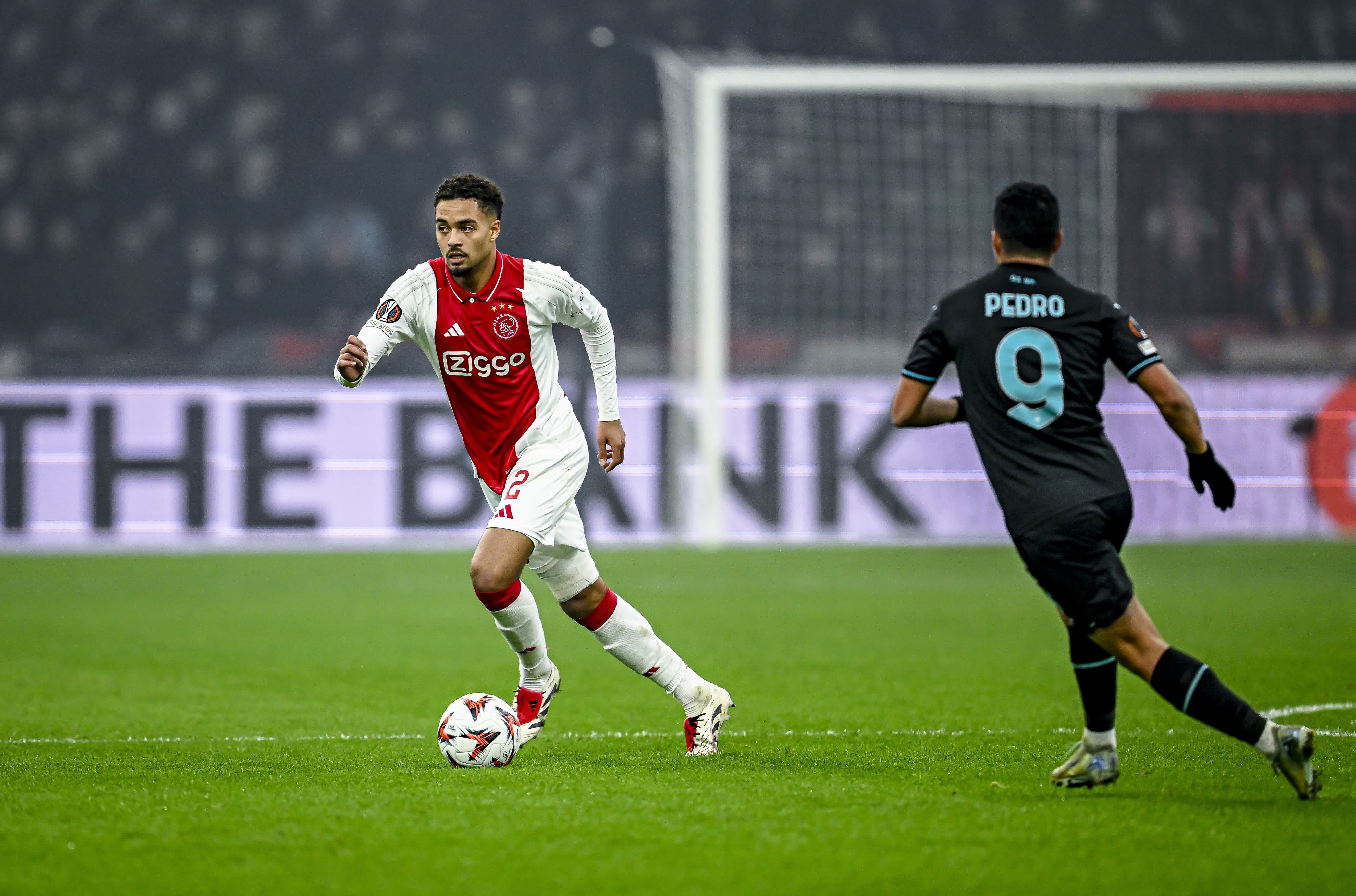 包含罗马主场轻取佛罗伦萨，止住连败的词条