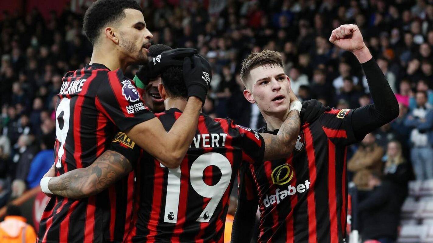 包含伯恩茅斯主场不敌对手，球队体能有待提高的词条