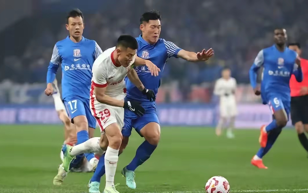 亚冠赛场悬念重重，紧张战局愈演愈烈的简单介绍