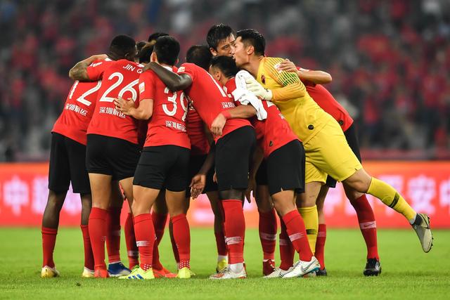 重庆斯威客场战胜对手，豪取三分