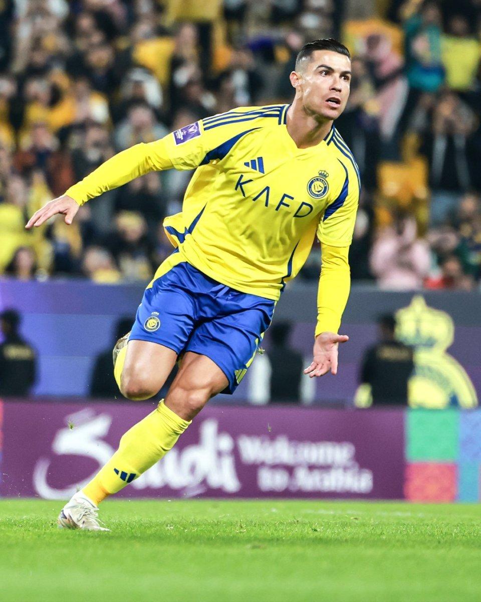 C罗连续十场比赛得分超过赛况扑朔迷离，独行侠挑战极限！的简单介绍